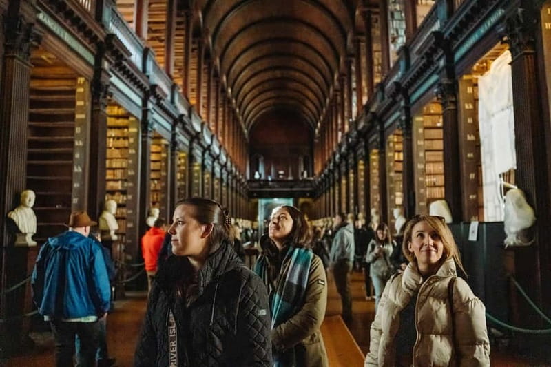 Dublin: Trinity College, Castle, Guinness and Whiskey Tour - Dublin Castle, Christ Church arches, and St Patrick’s photo moments
