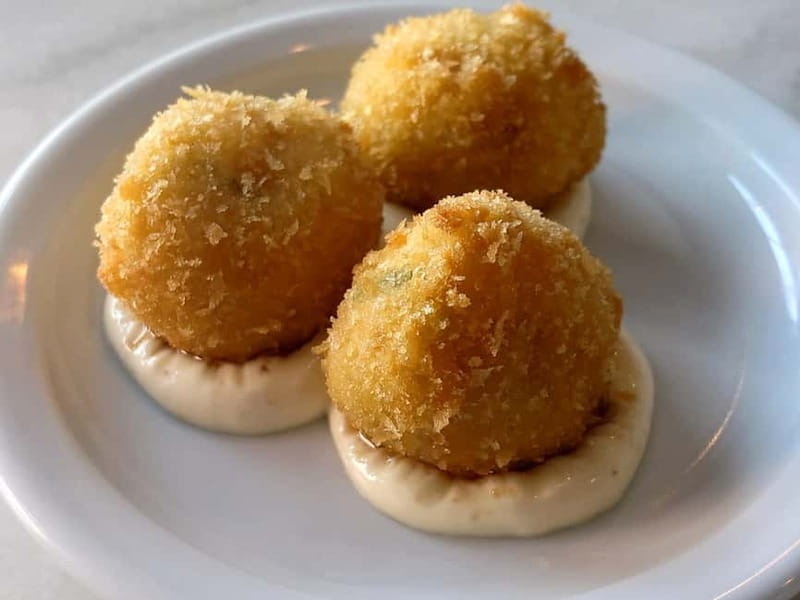 Dublin: Walking Tour for Foodies with Tastings - What you eat on the tastings: toasties to fish balls