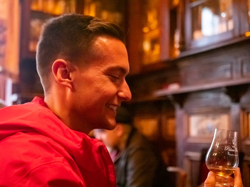 Dublin: Whiskey Tasting Tour - Palace Bar in Temple Bar: where the whiskey stories have a real address