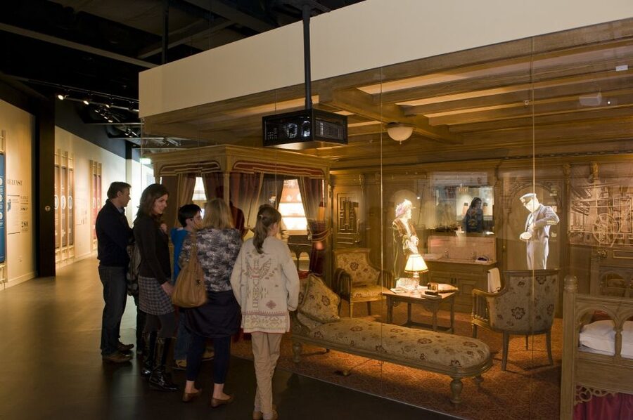 From Dublin: Belfast and Giant's Causeway: 2-Day Guided Tour - Where you sleep: Belfast’s university quarter location advantage