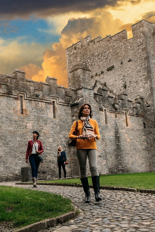 From Dublin:Cork,Cahir Castle,Rock of Cashel Tour in Spanish - Who this tour fits best, and who should skip it