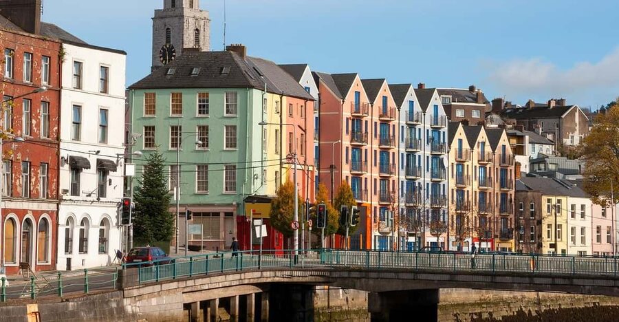 From Dublin:Cork,Cahir Castle,Rock of Cashel Tour in Spanish - FAQ