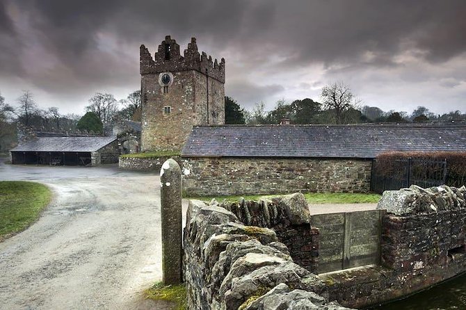From Dublin: Game of Thrones Winterfell Locations Trek - Castle Ward, Winterfell season one: cloaks, camps, and the afternoon walking loop