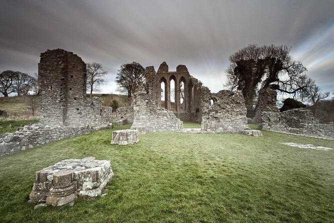 From Dublin: Game of Thrones Winterfell Locations Trek - Inch Abbey 12th-century ruins: quick photos where Robb becomes king