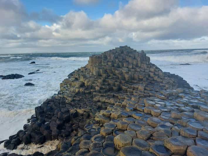 From Dublin: Giants Causeway Private Tour - Belfast Peace Wall and murals, more than a photo stop