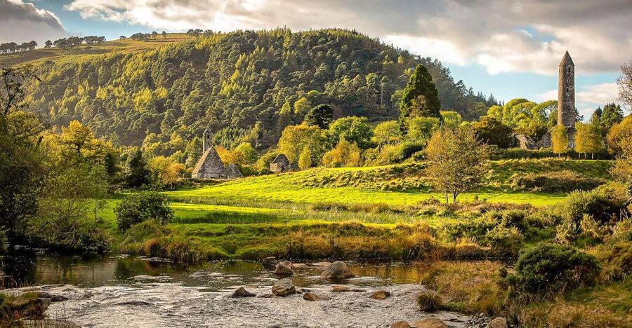 From Dublin: Glendalough & Wicklow Mountains Morning Tour - What the coach, guide, and group feel like in real life
