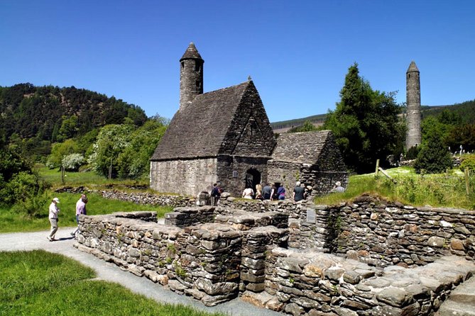 Glendalough & Wicklow Mountains Afternoon Tour from Dublin - Bathrooms, visitor facilities, and why timing still matters