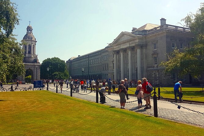Private Fantastic Walking Tour of Dublin - Leinster House and St Stephen’s Green: Government and Park Time