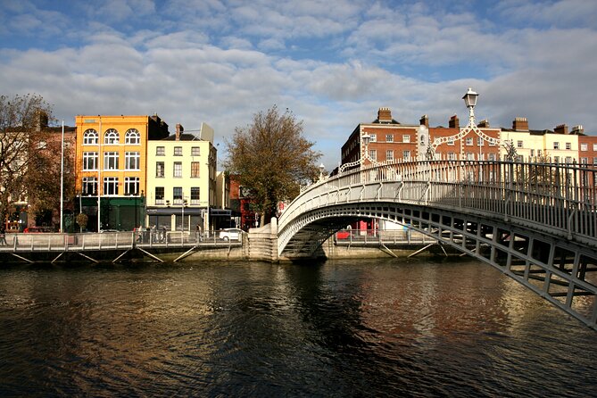 Private Guided Tour of Dublin in French - Getting Oriented at The Spire and O’Connell Street