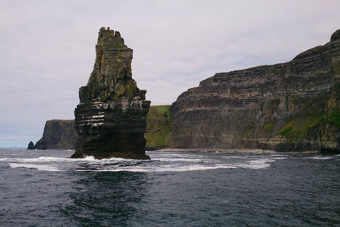 Private tour to the Cliffs of Moher guided in Spanish - Burren National Park and Galway Bay photo stops, without rushing