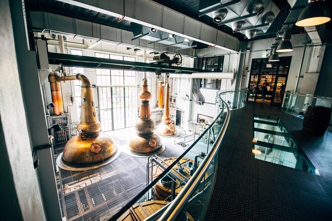Roe & Co Distillery Experiences - The signature serve at the Power House Bar