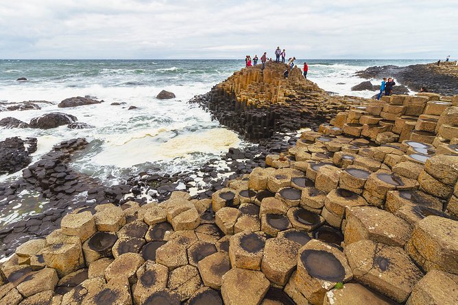 Spanish Belfast And Giants Causeway Tour - Belfast free time: how to use 90 minutes without feeling rushed