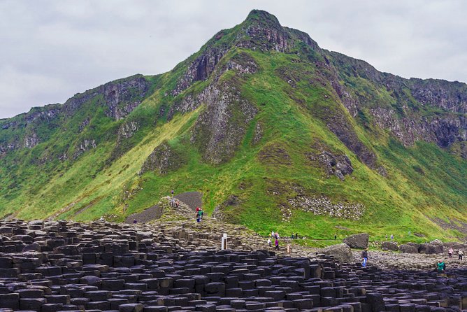 Spanish Belfast And Giants Causeway Tour - Giant’s Causeway: 1.5 hours, visitor entry included, and legends you can read in the rocks