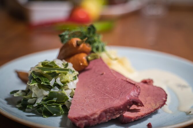 Taste traditional Irish food in the heart of Dublin - The 1900s-style meal flow: whiskey first, then a 10-item taster