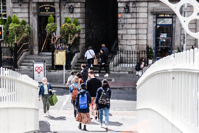 The Dublin True Crime Tour - Molly Malone statue, grave-robbers and courtesans in one stop