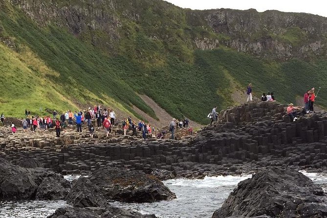 The Giant's Causeway, Dunluce Castel and Belfast - Spanish guide - Spanish guide and a small-group pace (up to 50)