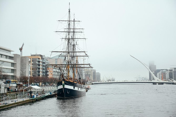The History of Dublin With Locals: 1916 Easter Rising PRIVATE Tour - Start at Custom House Quay, then walk through the Rising’s Dublin