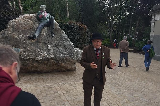 Walking tour in Merrion Square Park - Dublin Rogues Tour - Rogue Stories in a Proper Park Setting