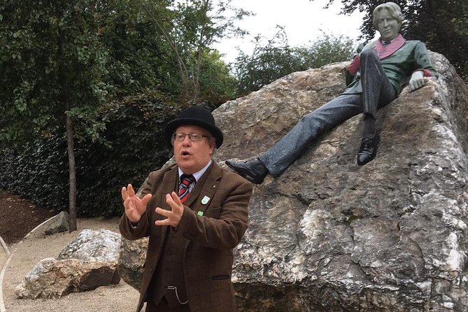 Walking tour in Merrion Square Park - Dublin Rogues Tour - What You Actually Get: Duration, Stops, and Group Size