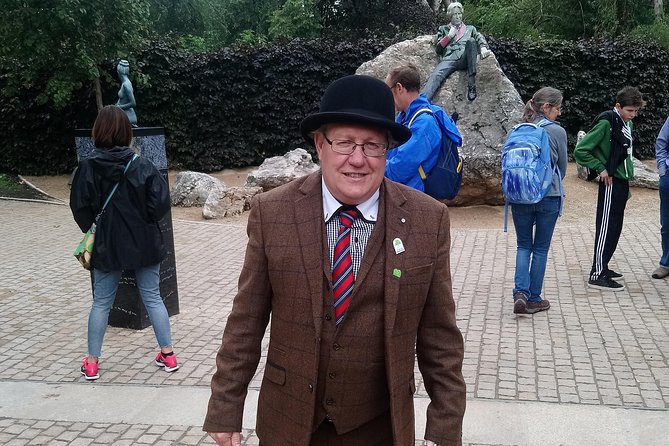 Walking tour in Merrion Square Park - Dublin Rogues Tour - Why the Small Group Feels Like the Point