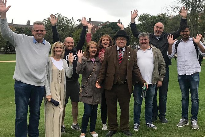Walking tour in Merrion Square Park - Dublin Rogues Tour - Stop 1: Monument to Oscar Wilde (Quick, Memorable Start)