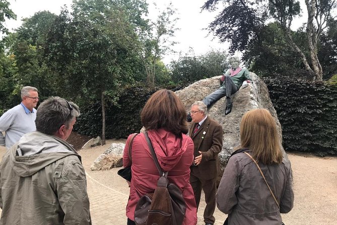 Walking tour in Merrion Square Park with a pint of Guinness Dublin Rogues Tour - Price and value: what you actually get for $40.74